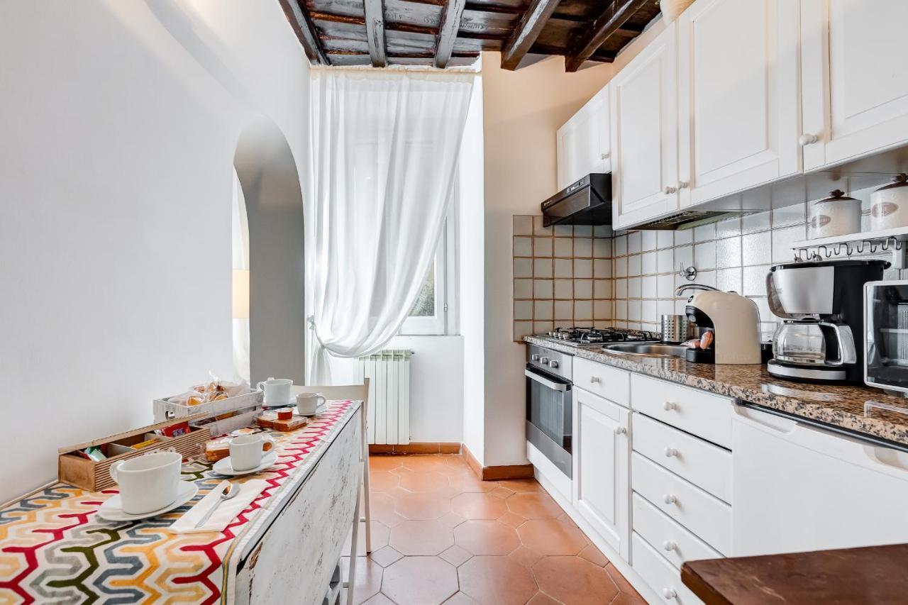 White Coronari Apartment Rome Exterior photo